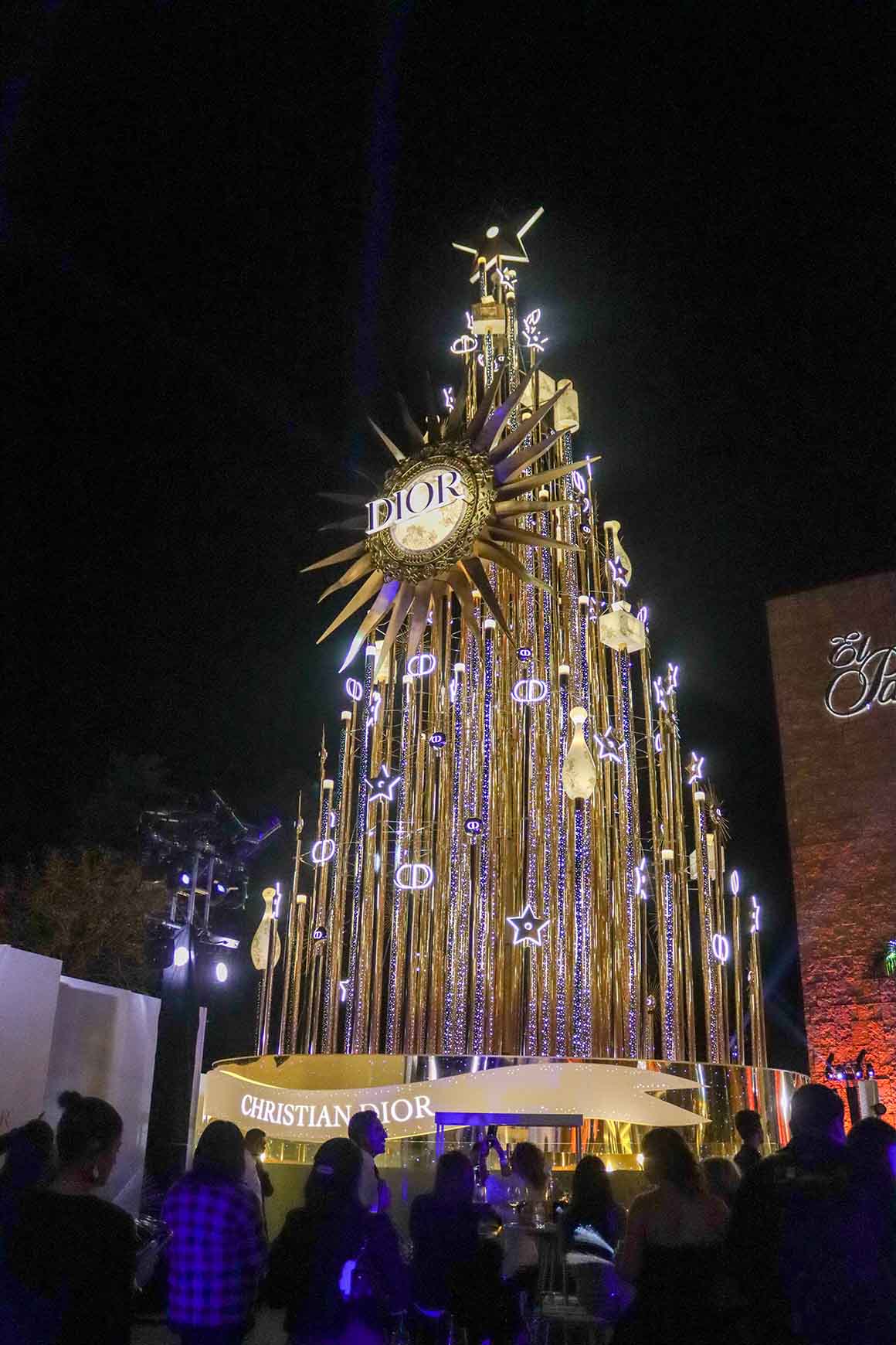 -palacio-navidad-hierro-arbol-dior