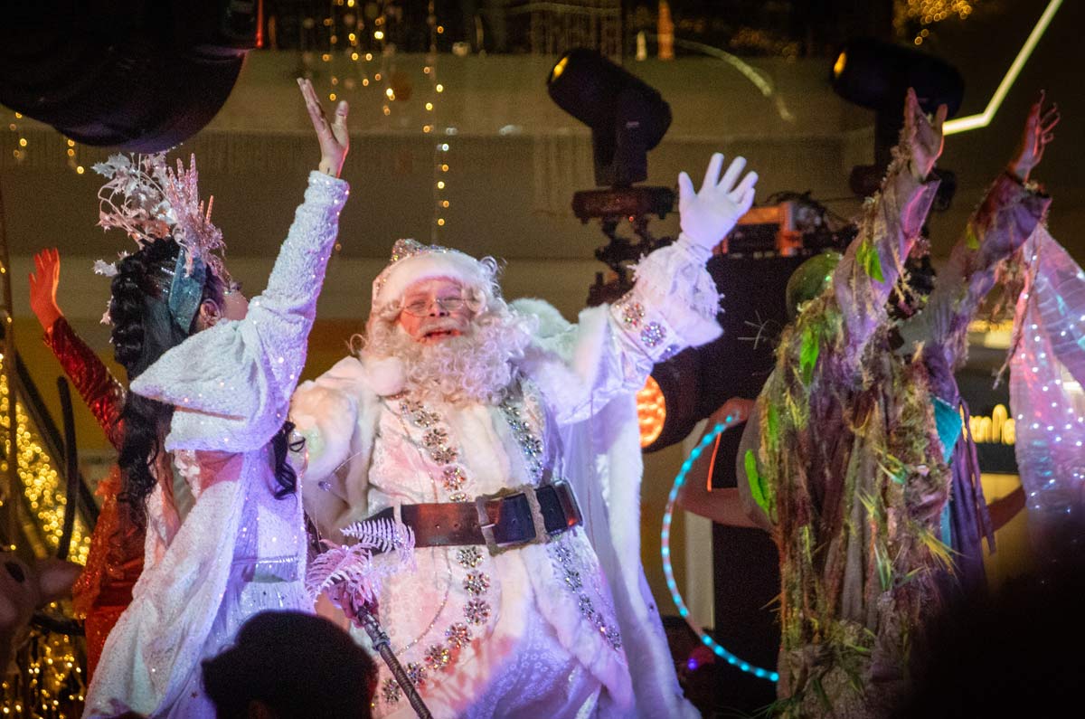 santa-claus-disfruta-del-bosque-encantado-en-perisur-y-dale-la-bienvenida-a-la-navidad