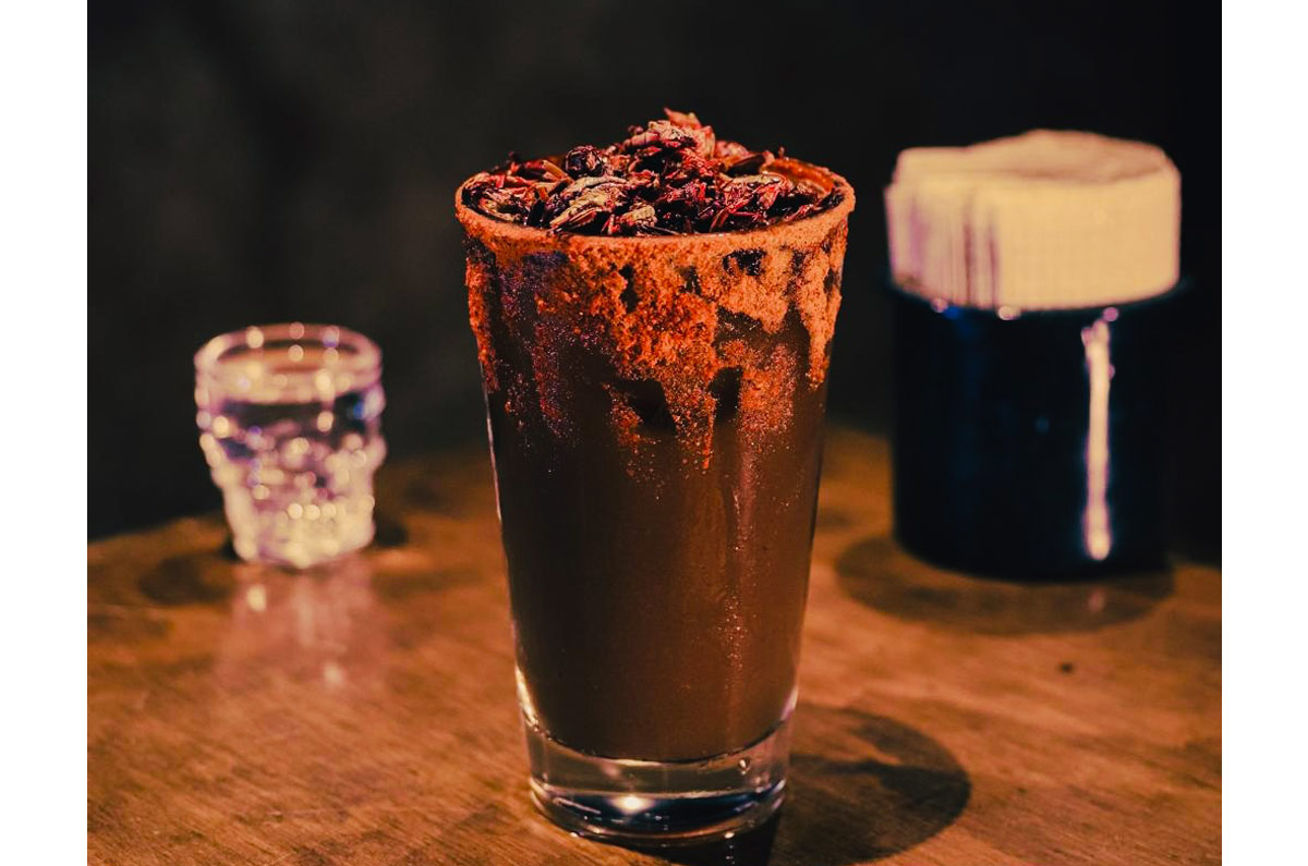 coctel-agua-puerca-conoce-estudio-mezcal-la-mezcaleria-de-barrio-que-conquista-la-san-rafael