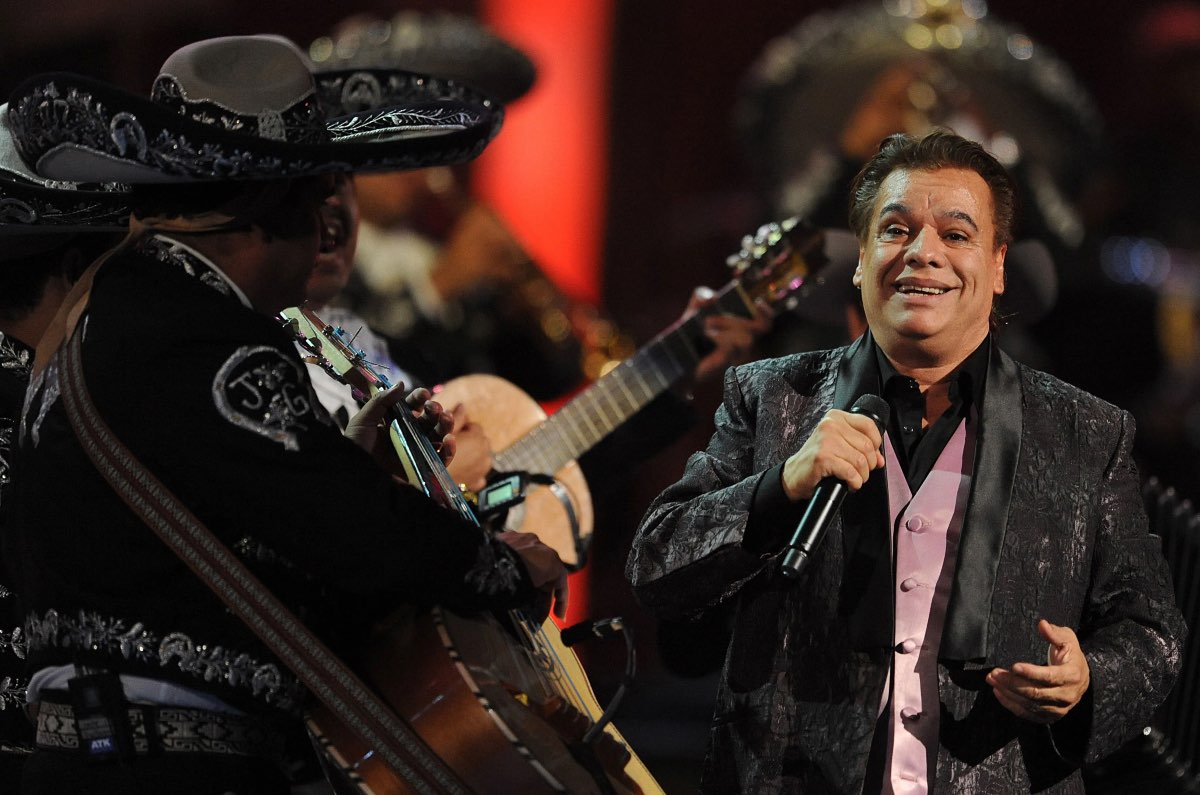 juan-gabriel-canciones-y-concierto-de-velas-cdmx