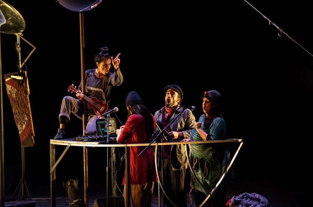 luna-eva-un-espectaculo-que-transforma-el-circo-en-poesia-teatral