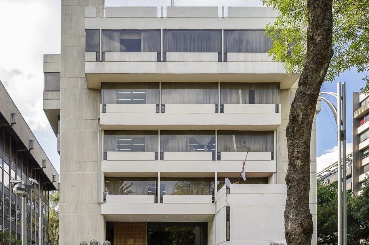 the-brutalist-oscars-2025-edificios-brutalistas-cdmx-embajada-japon