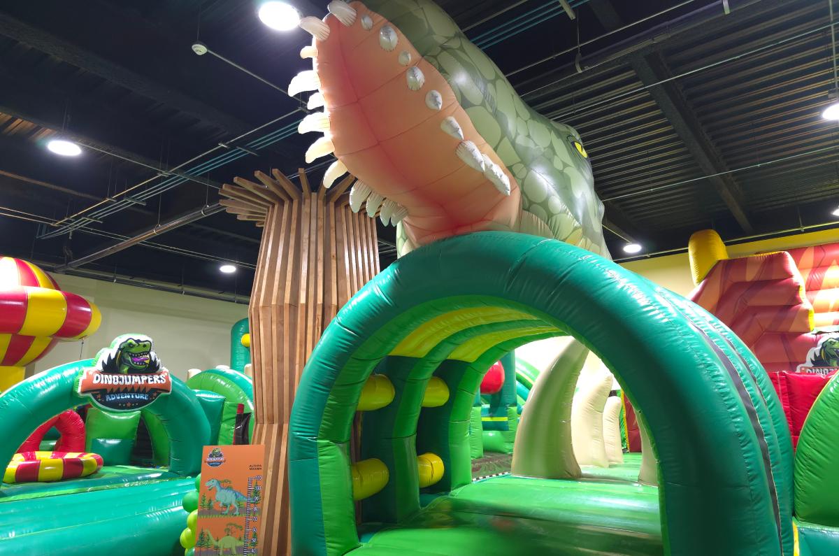 ya-abrio-dinojumpers-yadventure-el-parque-inflable-de-dinosaurios-en-el-edomex