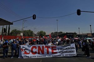 Bloqueo en el AICM: CNTE cierran accesos a las Terminales 1 y 2 ¡Toma precauciones!