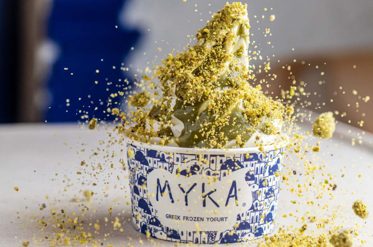 Myka lanza pan de muerto relleno con helado de yogurt con pumpkin spice