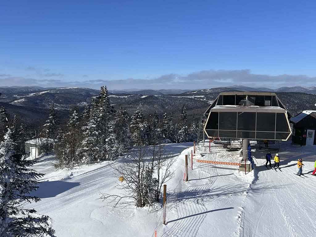 quebec-en-invierno-experiencias-de-nieve-mont-sainte-anne-view-1