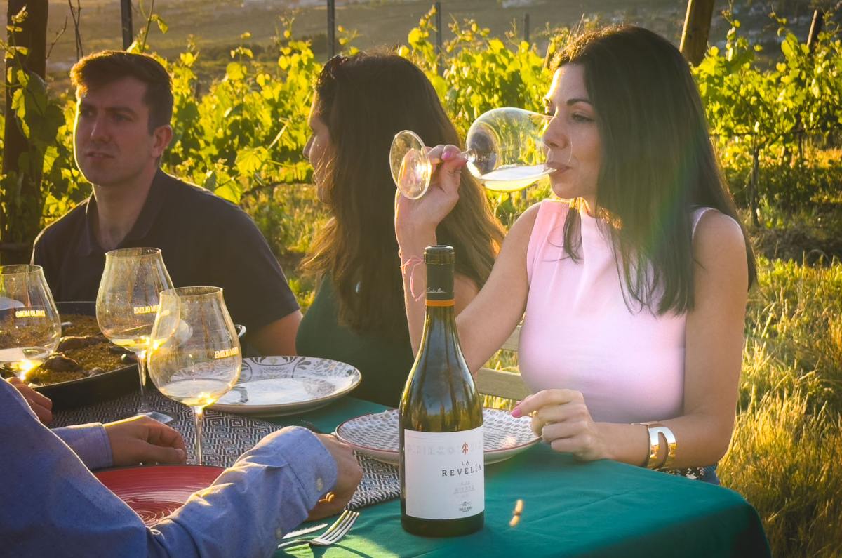3-vinos-para-brindar-este-dia-de-las-madres-2025-1