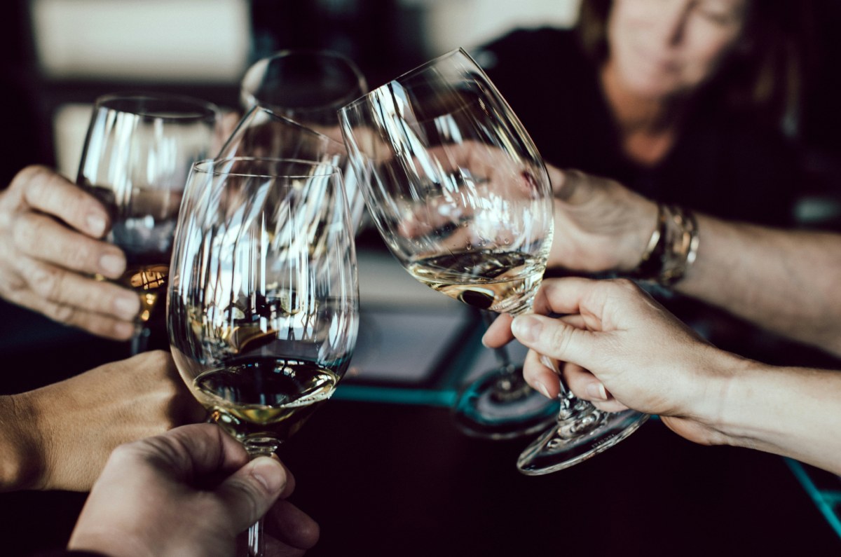 3-vinos-para-brindar-este-dia-de-las-madres-2025