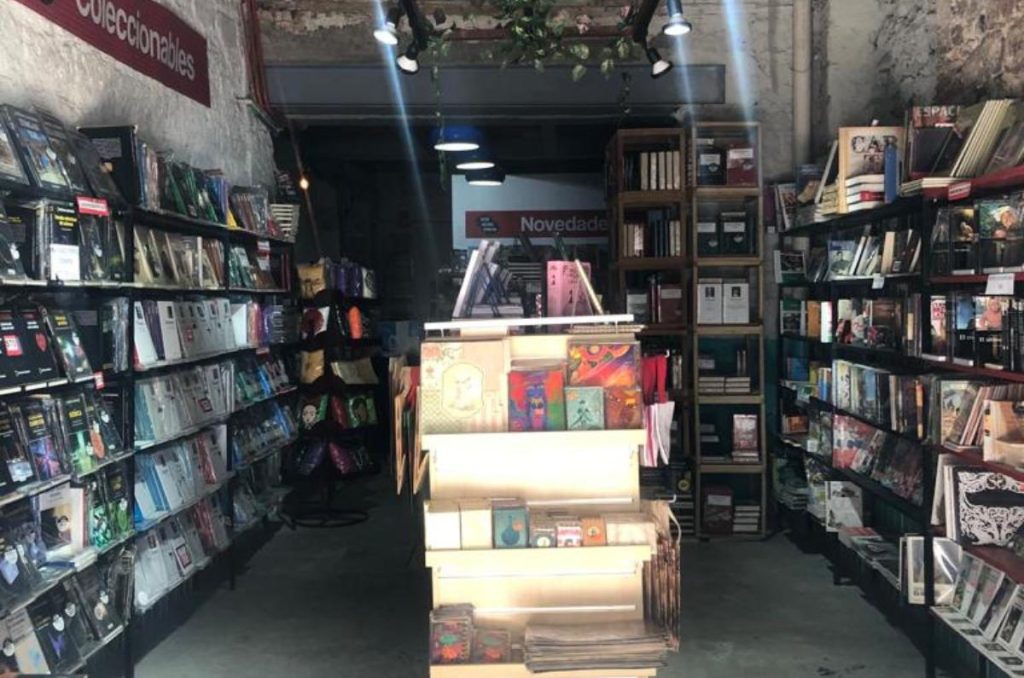 Así es el Bazar Cultural Donceles libros chidos, café y chelas ricas