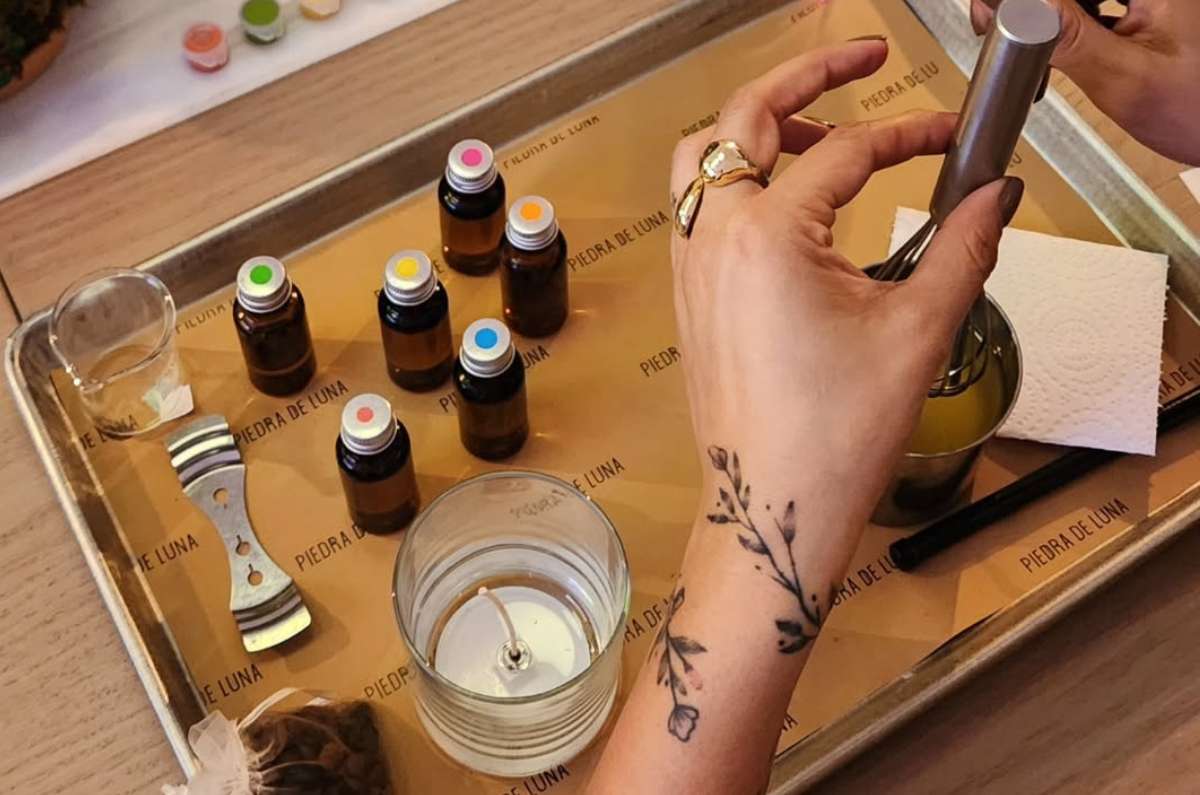 Taller de velas y vino en Piedra de Luna: un plan creativo para jueves