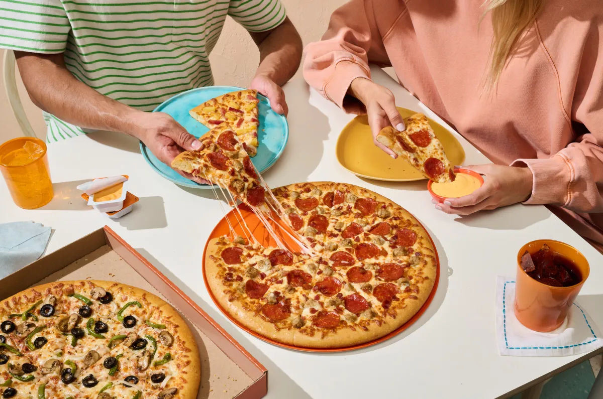 Descubre el sabor irreal del Piñaronni Bacon Dúo de Little Caesars