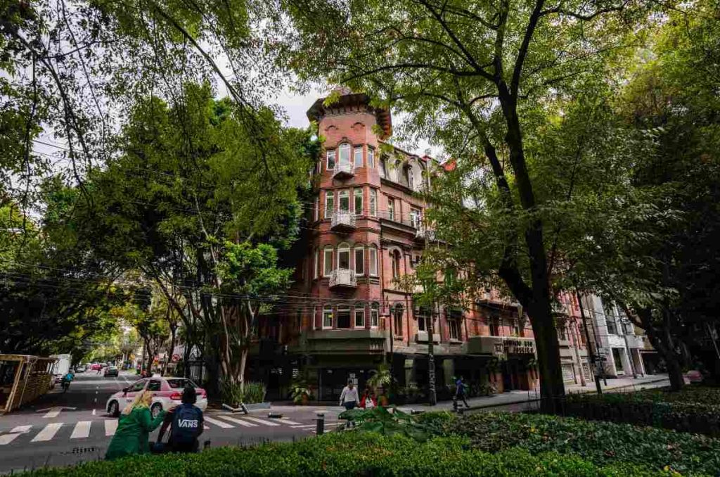 Tour de leyendas y casonas embrujadas en la colonia Roma CDMX