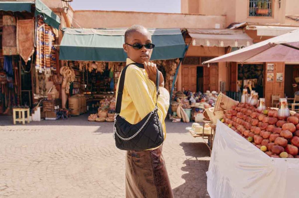 Kipling presenta Crinkled Quilt, la colección perfecta para regalar a mamá. Bolsos y accesorios de nylon acolchado, como el elegante Ayda Up.