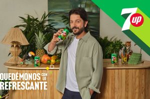 Diego Luna y 7UP: Un Brindis por los Momentos Refrescantes