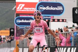 Orgullo nacional: ¡Isaac del Toro gana la etapa 17 del Giro de Italia!