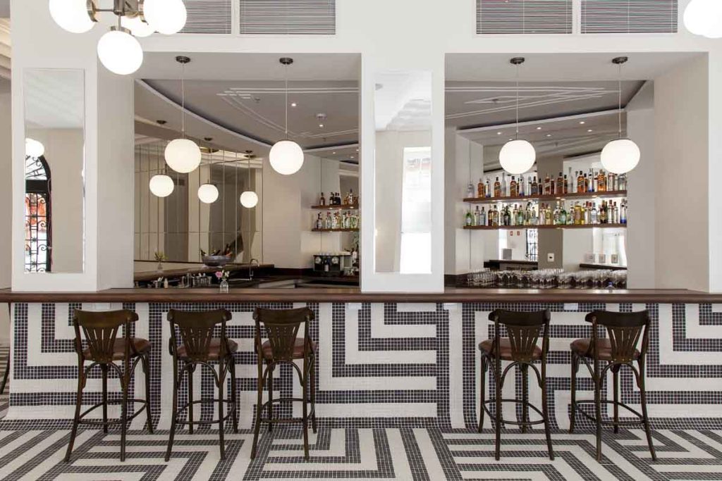 Hoteles de lujo en Ámsterdam, Nueva York, Roma y Salvador de Bahía están revolucionando la mixología en todo el mundo