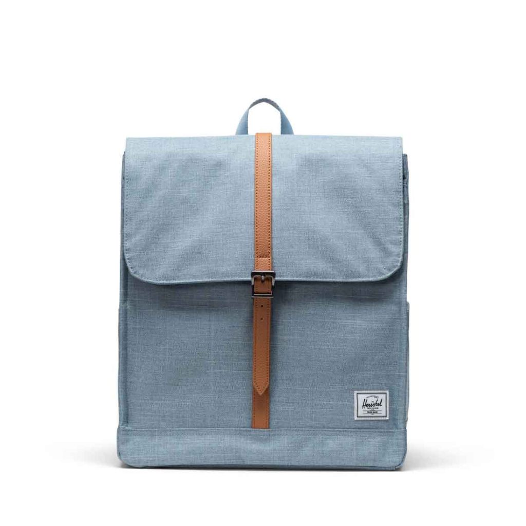 Descubre cómo organizar tu mochila para cualquier plan. Consejos para llevar lo esencial, preparar una "base fija" y elegir el modelo ideal.