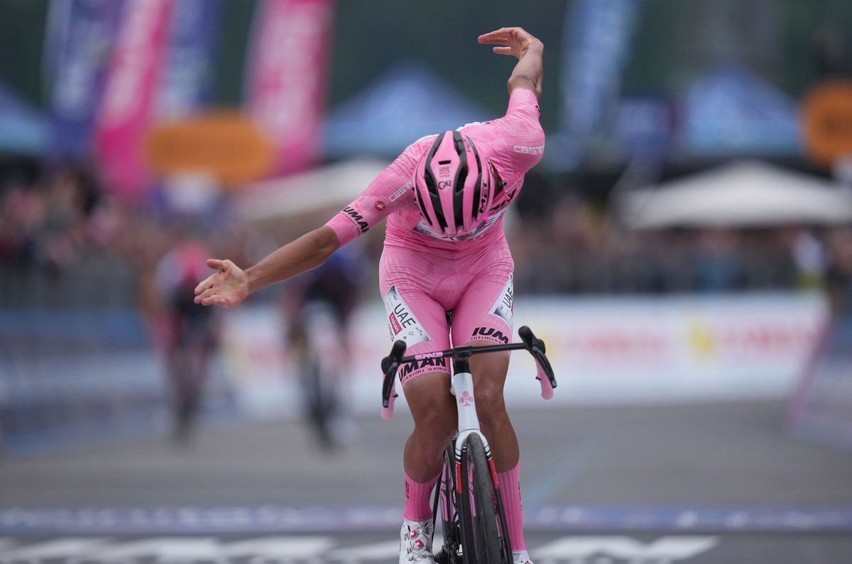 Isaac del Toro gana etapa 17 del Giro de Italia