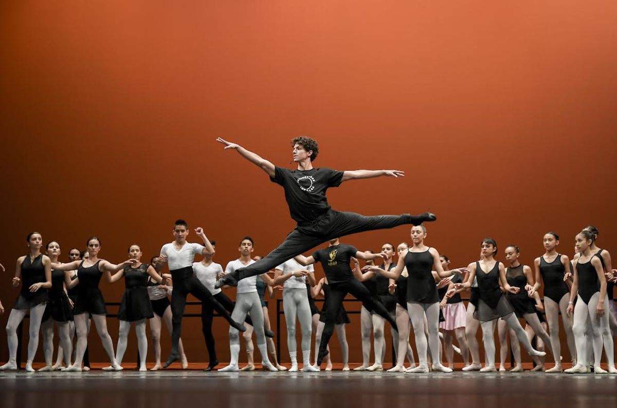 issac-flores-bailarines