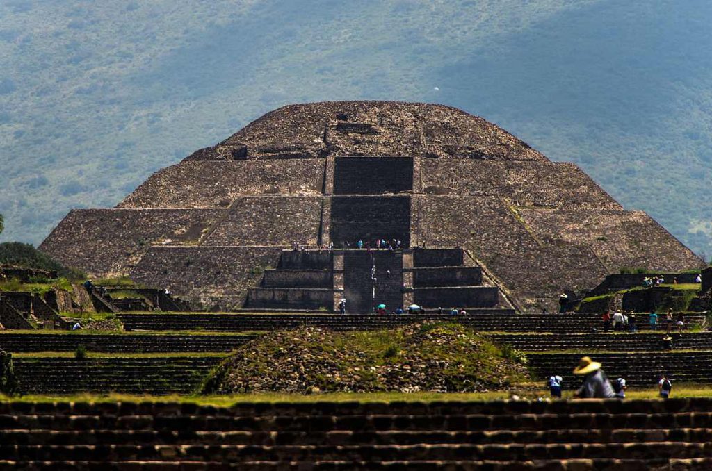 ¡Ya puedes subirla! Cómo visitar la Pirámide de la Luna en Teotihuacán