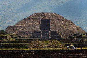 Reabren el acceso a la Pirámide de la Luna en Teotihuacán: ya puedes visitarla