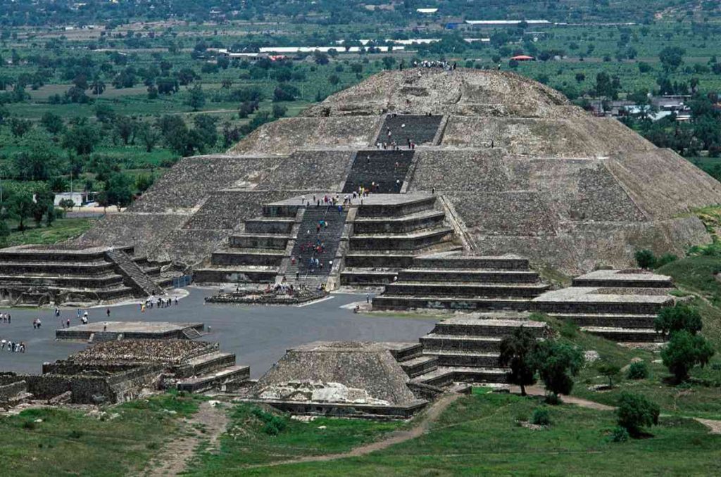 Teotihuacán reabre el acceso a la Pirámide de la Luna. Sube sus 47 escalones y conecta con la historia. 