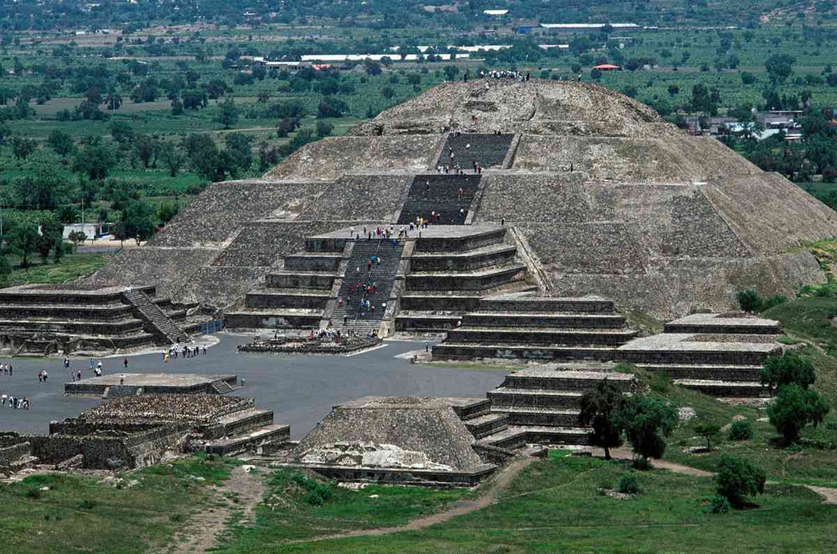 piramide-de-la-luna-2