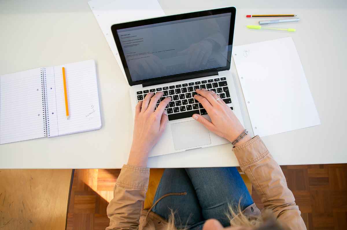 ¡Estudia gratis y en línea! Carreras disponibles en la Universidad Rosario Castellanos