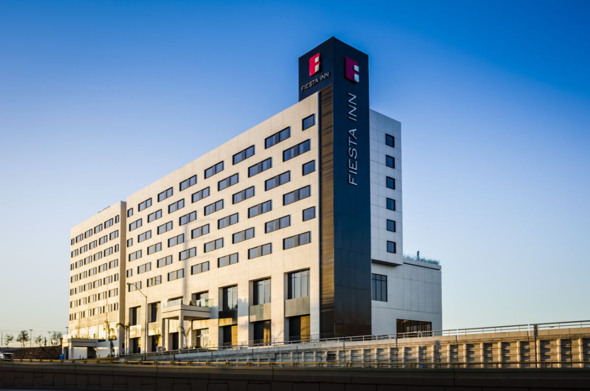 Fiesta Inn celebra a sus héroes: nueva campaña de hospitalidad genuina