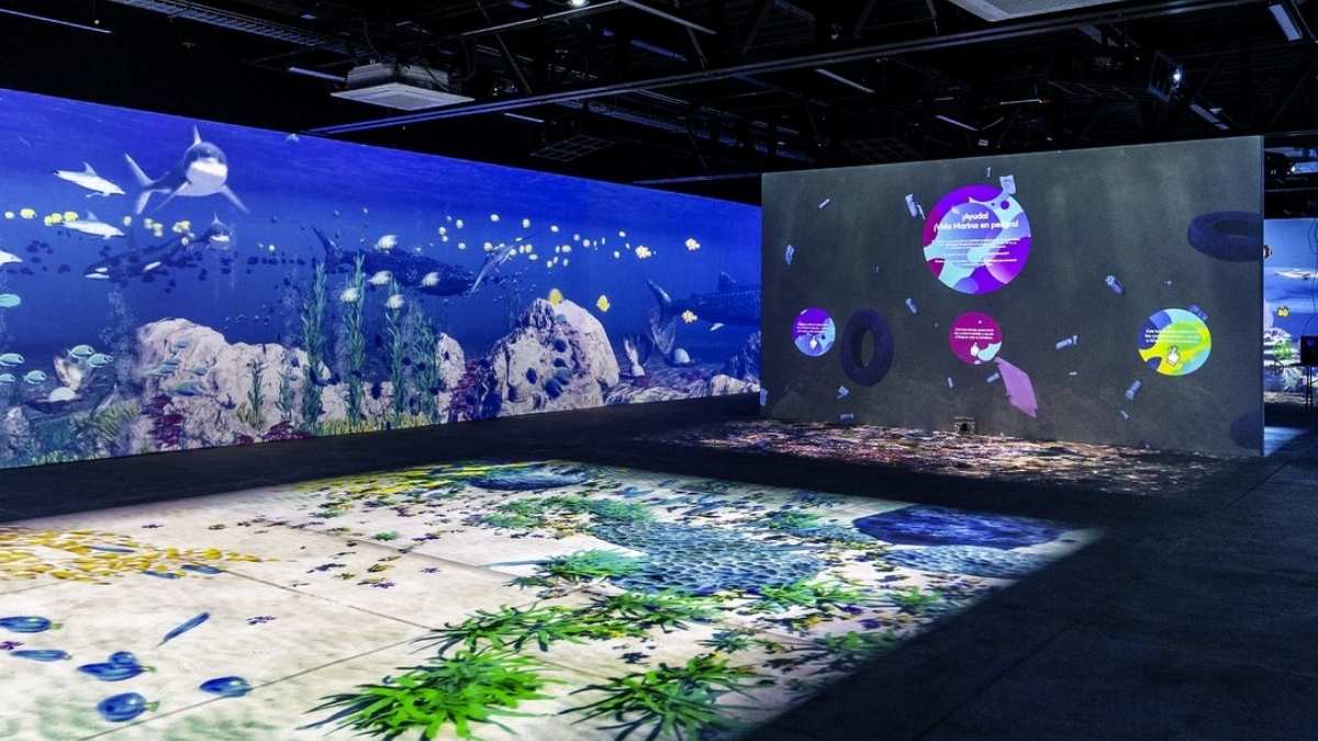 Acuario digital en Barco Utopía