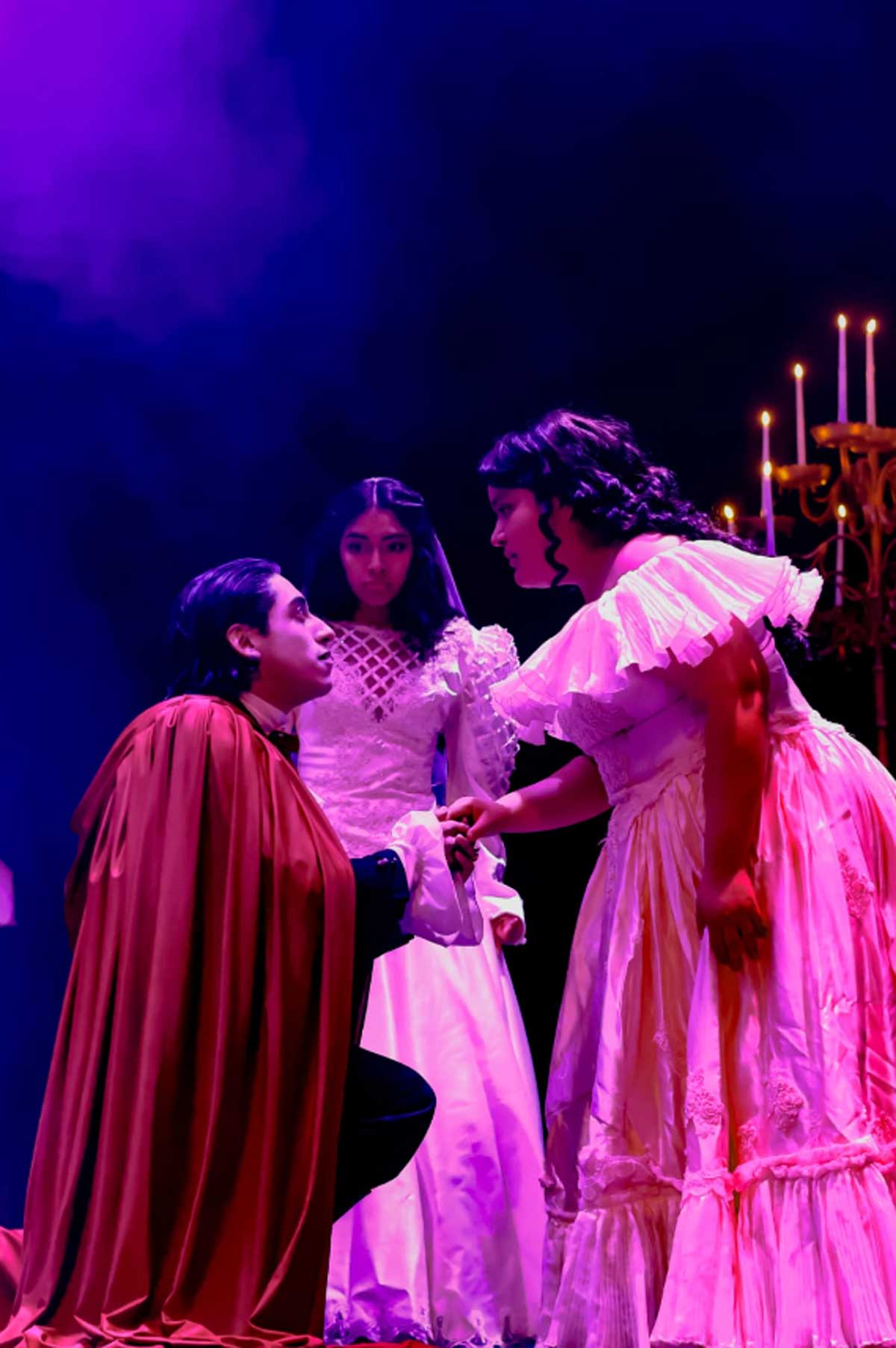 Drácula Un Homenaje al Arte de Cibrian y Mahler: una obra imperdible para amantes del teatro y el terror