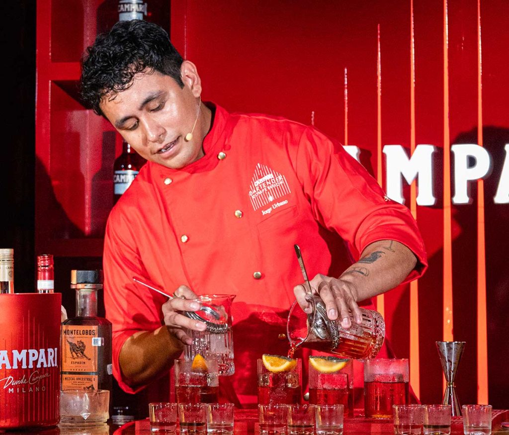 Jorge Urbano, con su "Popurrí Negroni", ganó la Campari Bartender Competition 2025 y representará a México en la final LATAM