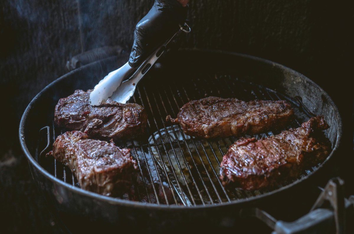 Carnita asada para papá (y para todos): arma un festejo sin complicarte la vida