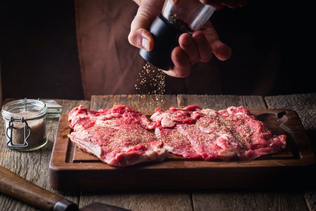 Sazonando la carne Wild Fork