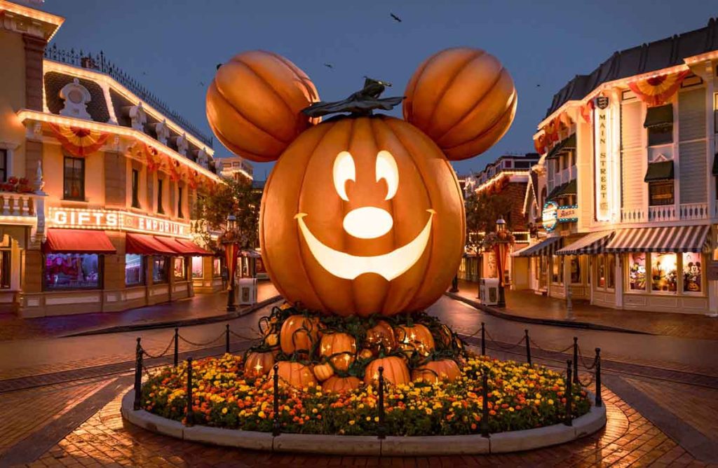 Disneyland Resort revela sus Celebraciones Favoritas del Otoño 2025: Halloween Time, Plaza de la Familia y Oogie Boogie Bash