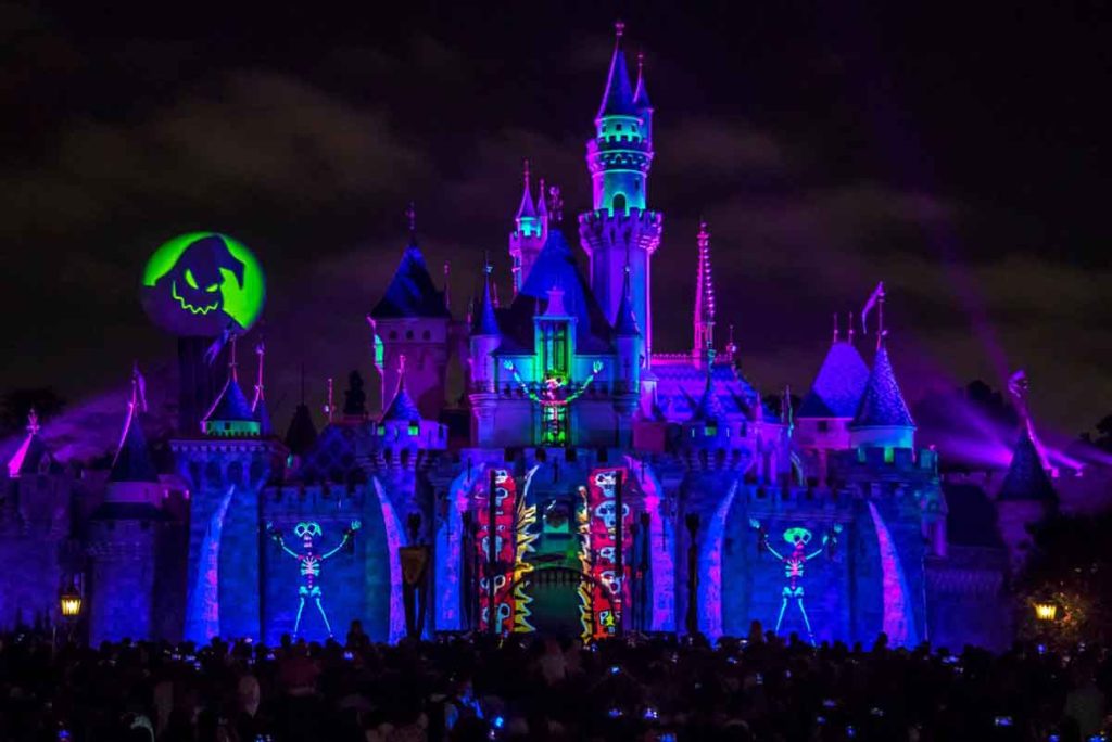 Disneyland Resort revela sus Celebraciones Favoritas del Otoño 2025: Halloween Time, Plaza de la Familia y Oogie Boogie Bash