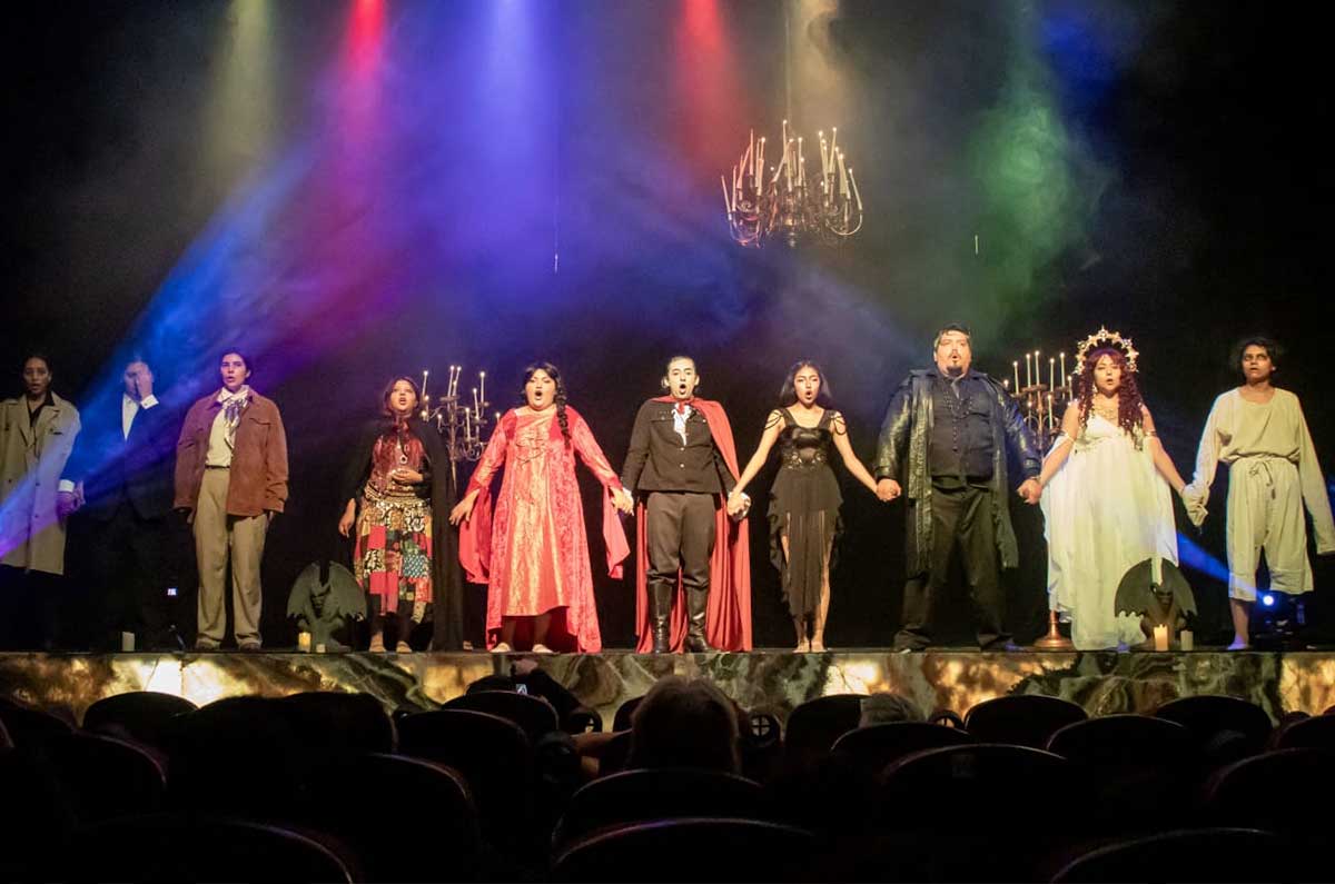 Drácula Un Homenaje al Arte de Cibrian y Mahler: una obra imperdible para amantes del teatro y el terror