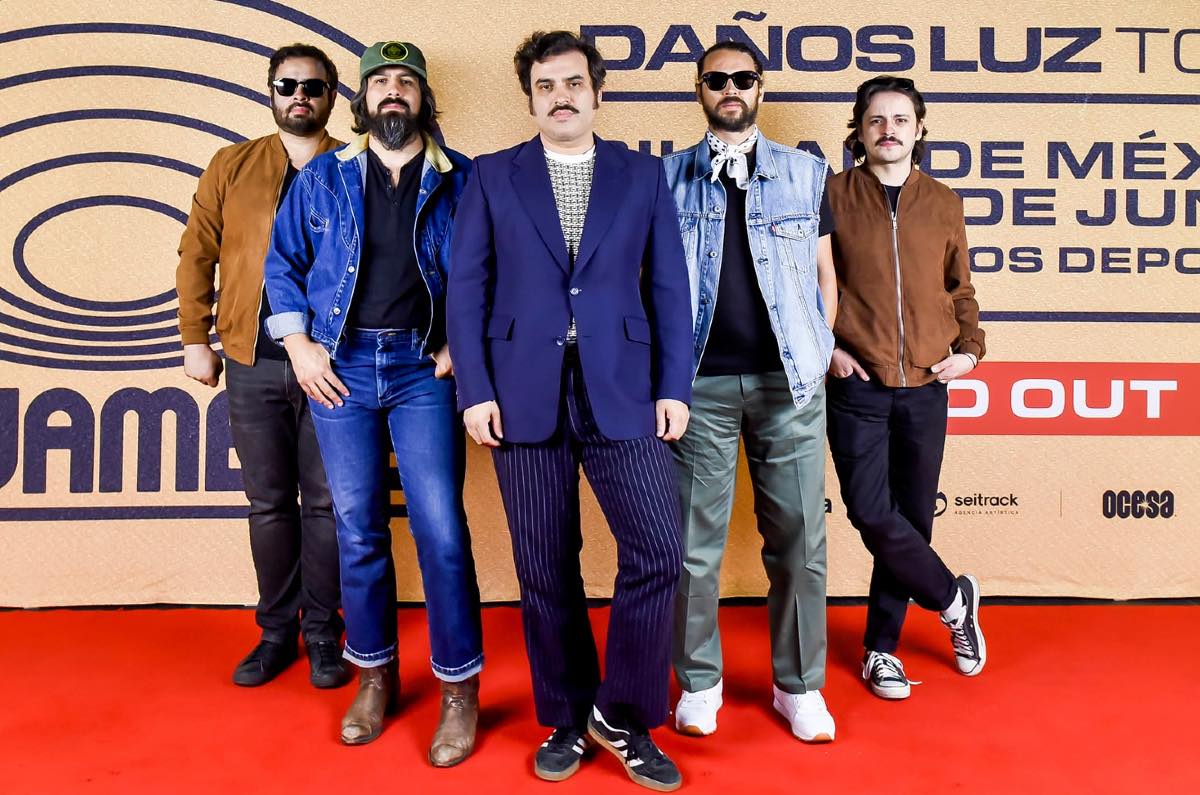 enjambre-pop-up-store-cdmx-concierto-palacio-de-los-deportes