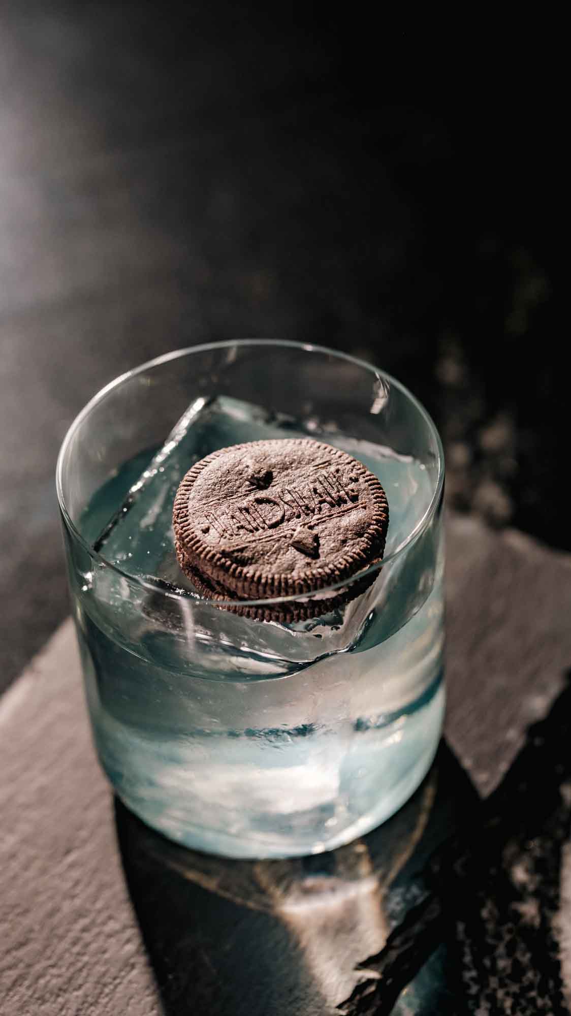handshake-cookies-and-cream