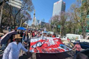 ¿Adiós Plantón? Estudiantes y maestros de la CNTE liberan Reforma y el Zócalo de CDMX