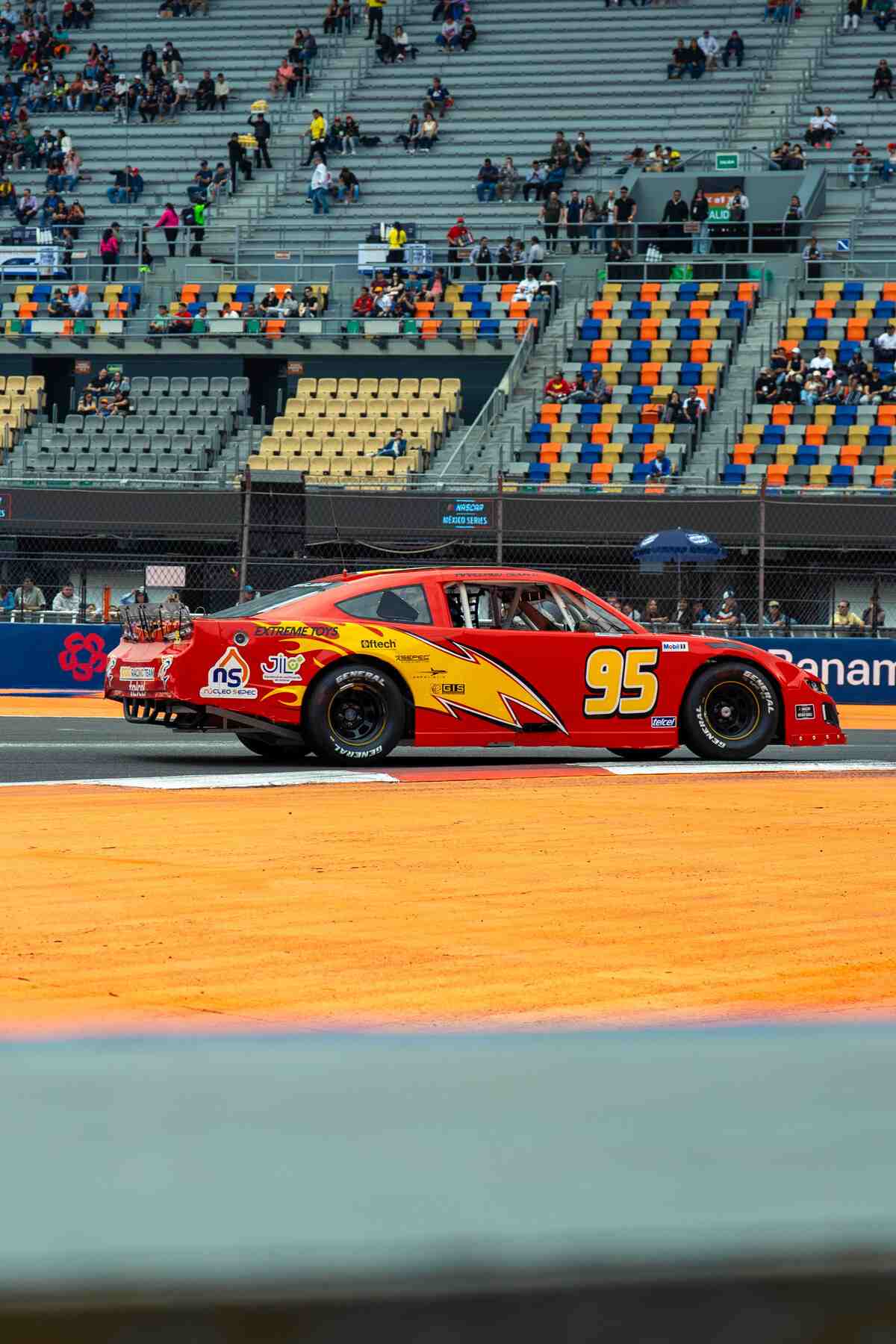 5 Momentos que nos erizaron la piel durante el Nascar Cup Series en CDMX 3
