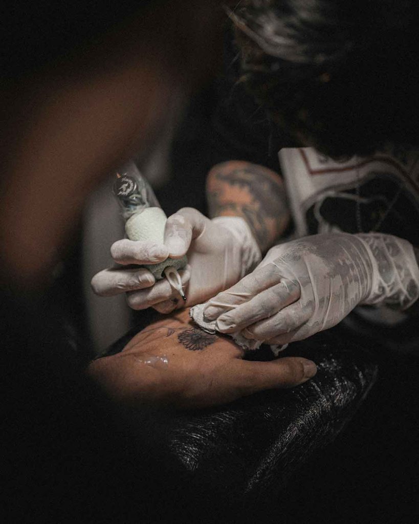Este 2 de julio, Schick lanza "Tattoo Party", un evento que fusiona el cuidado personal y DJs en la Roma