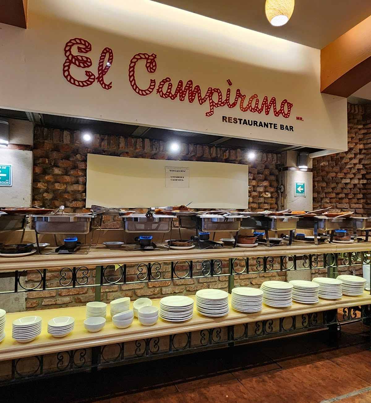 En este buffet de CDMX puedes comer Chiles en Nogada ¡Todo el año! 1