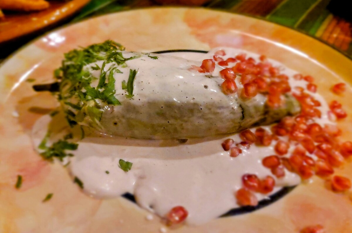 En este buffet de CDMX puedes comer Chiles en Nogada ¡Todo el año!