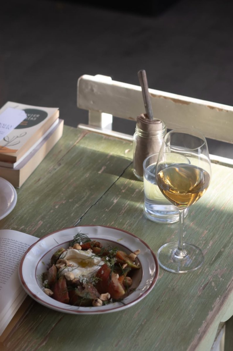 cafe-trucha-cafeteria-rustica-con-vibra-europea-en-la-roma-2