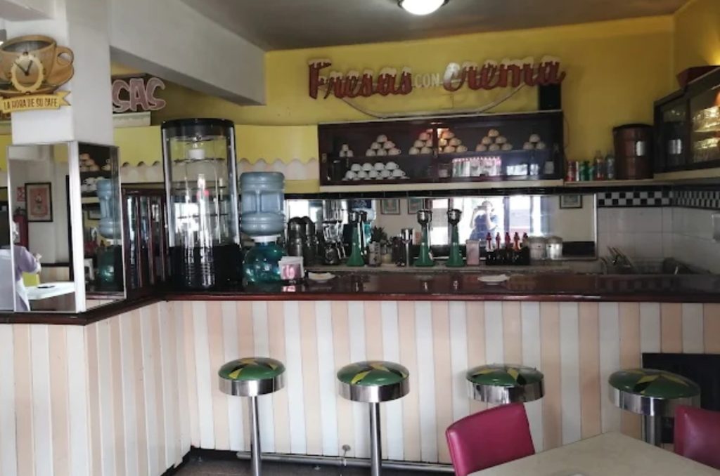 ¿Una cafetería atrapada en el tiempo? Lánzate a conocer Cafetería Apolo