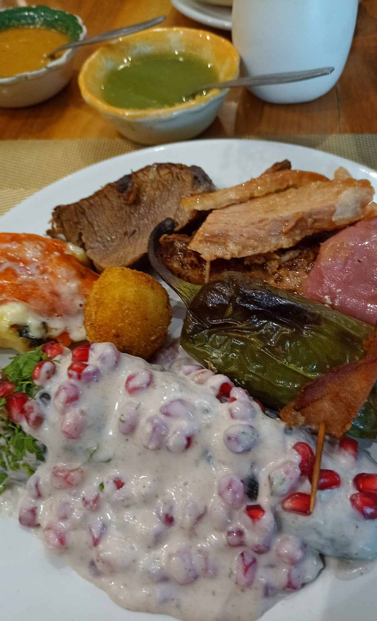 Este buffet de CDMX ofrece Chies en Nogada todo el año