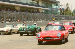 Lánzate al Gran Premio Histórico de CDMX 2025: ¡Habrá mas de 300 autos clásicos!