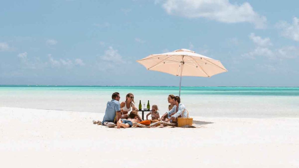 Descubre destinos de ensueño perfectos para vacaciones familiares este año, ofreciendo lujo, entretenimiento y experiencias inolvidables