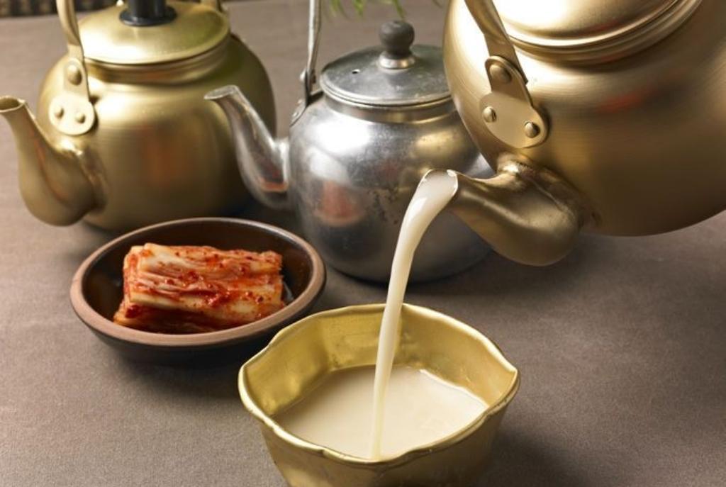 Makkolli: el vino de arroz coreano que debes probar en un día lluvioso 0